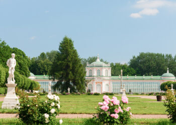 Moscow offers a historical journey: estates of the XIX century in a modern life