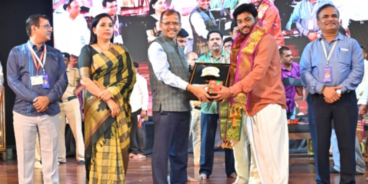 Delhi’s Akky Reddy Honoured with “Sai Play Button” at Shree Sai Social Media Summit 2025 in Shirdi